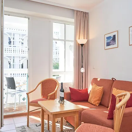 Charmante Fuer 3 Mit Balkon Im Seepark Sellin (Rugen)